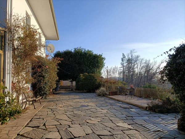 casa indipendente in vendita a Torre Canavese