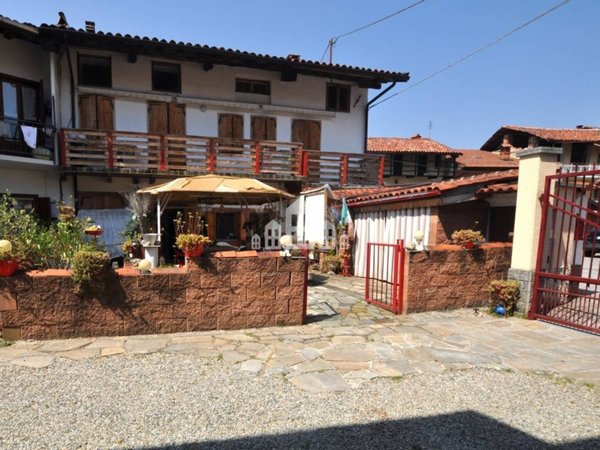 casa indipendente in vendita a Torre Canavese