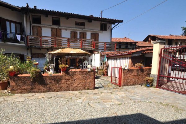 casa indipendente in vendita a Torre Canavese