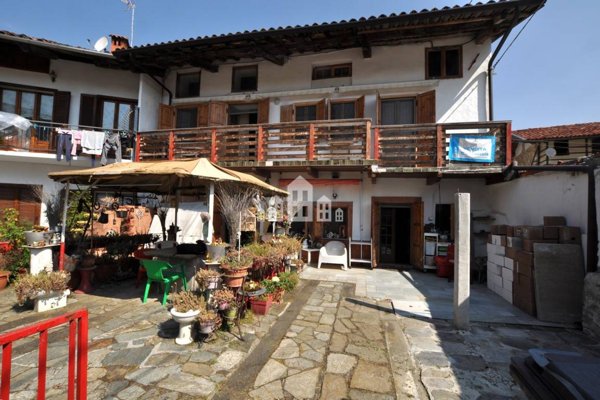 casa indipendente in vendita a Torre Canavese