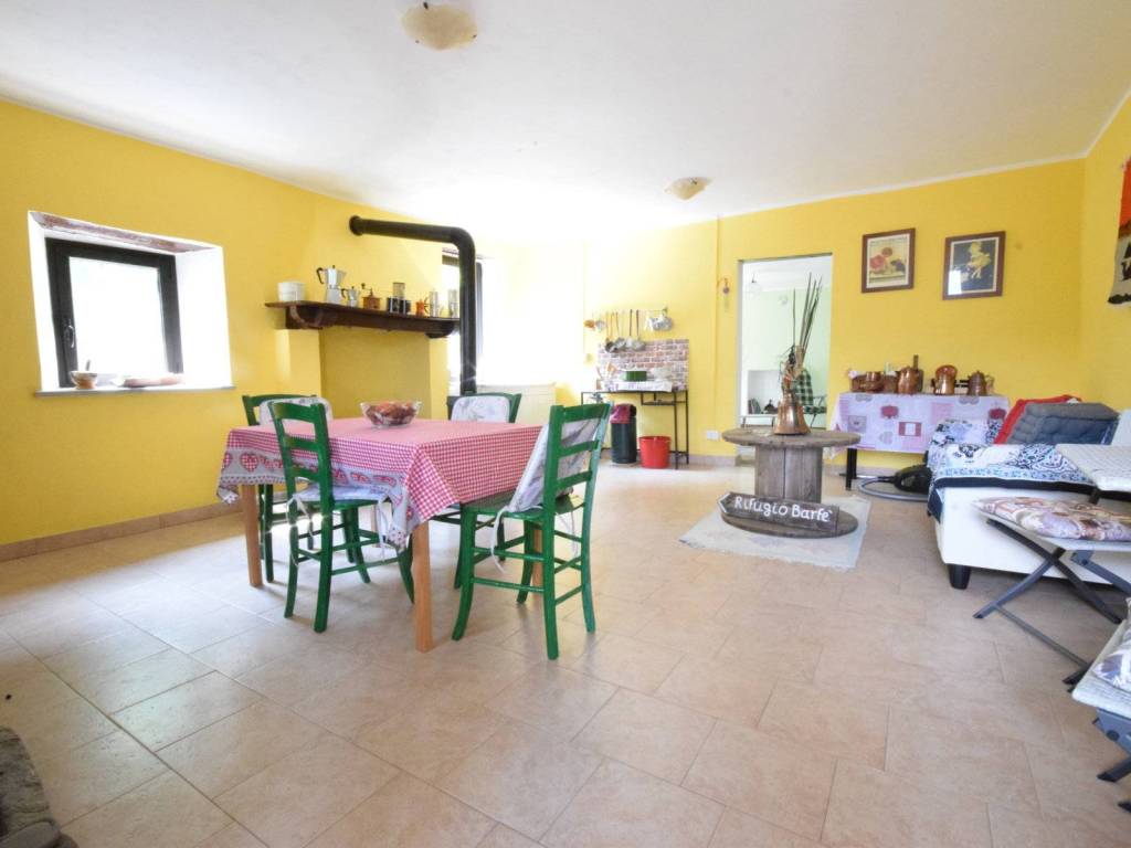 casa indipendente in vendita a Torre Pellice