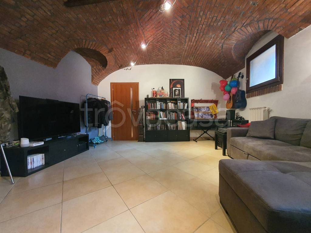 casa indipendente in vendita a Trana