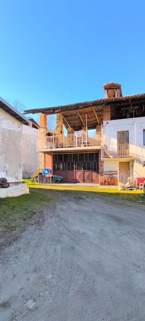 casa indipendente in vendita a Trana