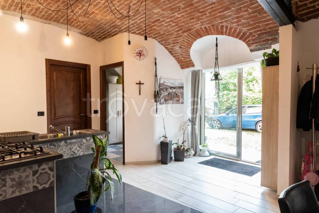 casa indipendente in vendita a Trana