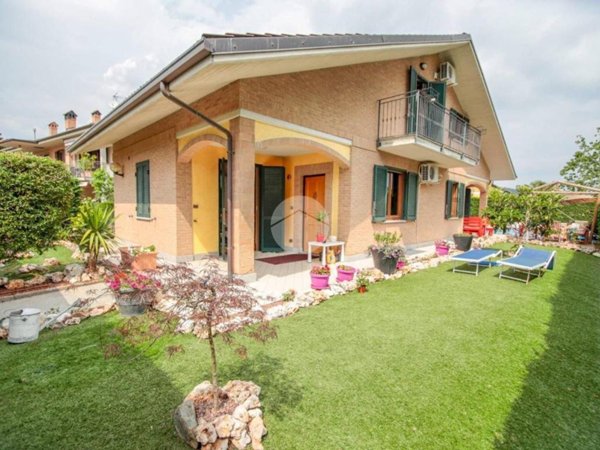 casa indipendente in vendita a Trana