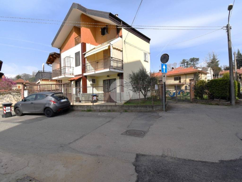 casa indipendente in vendita a Trana in zona San Bernardino