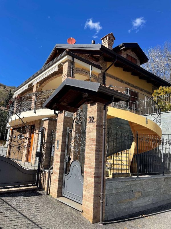 casa indipendente in vendita a Trana