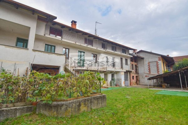 casa semindipendente in vendita a Trana