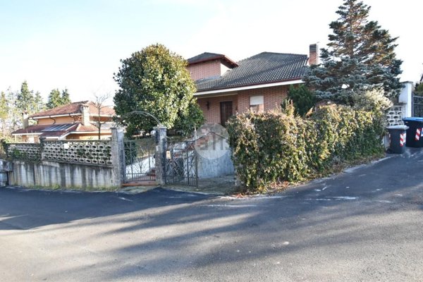 casa indipendente in vendita a Trana