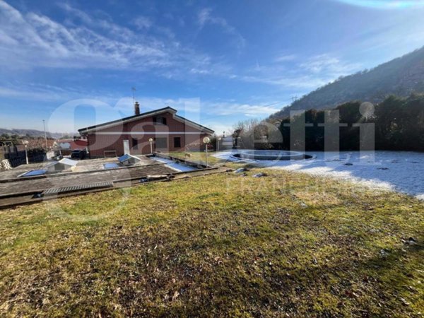 casa indipendente in vendita a Trana