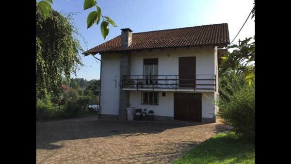 casa indipendente in vendita a Trana