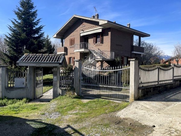 casa indipendente in vendita a Trana