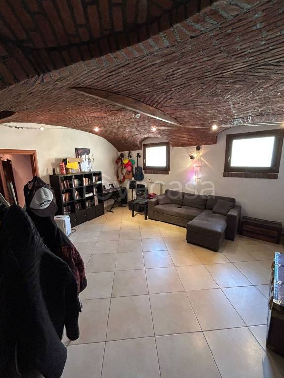 casa indipendente in vendita a Trana