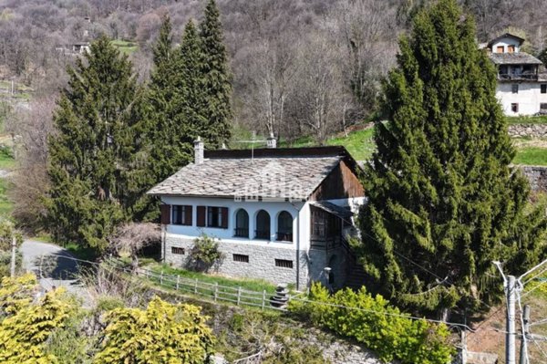 casa indipendente in vendita a Traversella in zona Fondo