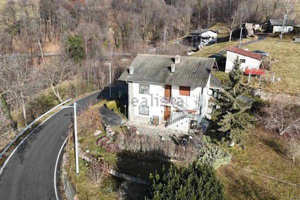 casa indipendente in vendita a Traversella