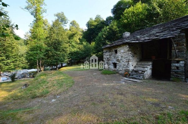 quadrivano in vendita a Traversella in zona Chiara