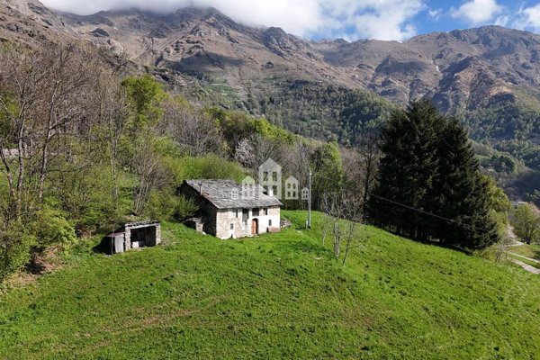 casa indipendente in vendita a Traversella