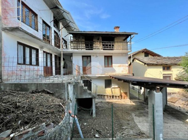 casa indipendente in vendita a Traves