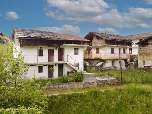casa semindipendente in vendita a Traves