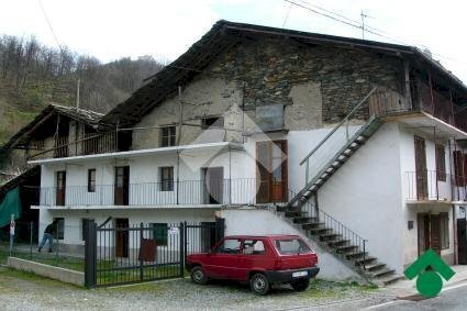 casa semindipendente in vendita a Traves