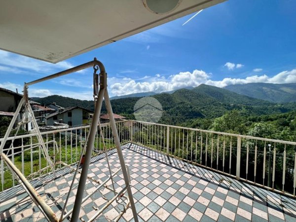 casa indipendente in vendita a Traves