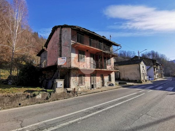 casa indipendente in vendita a Traves