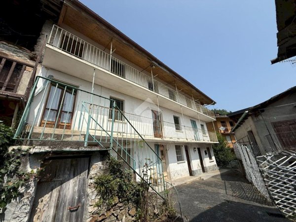 casa semindipendente in vendita a Traves