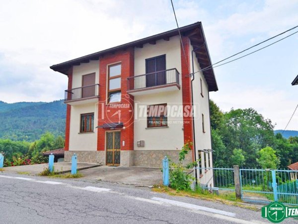 appartamento in vendita a Traves