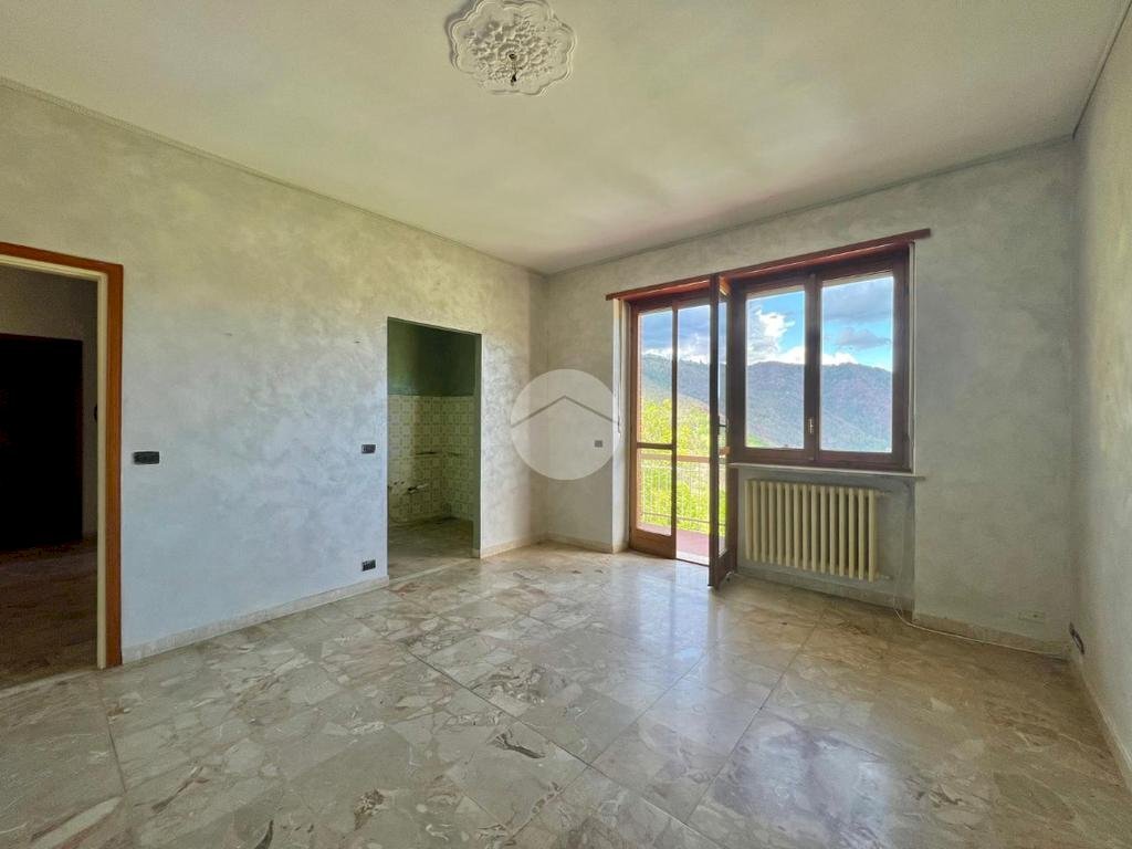 appartamento in vendita a Traves
