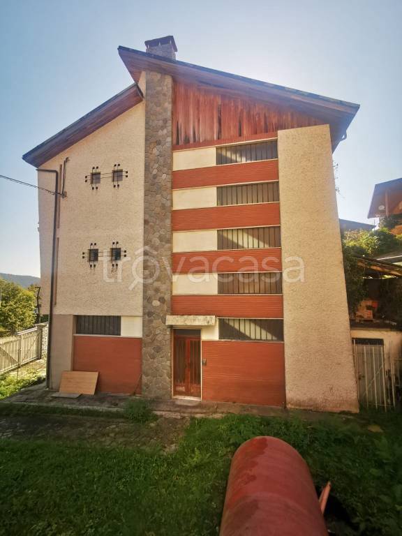 casa indipendente in vendita a Traves