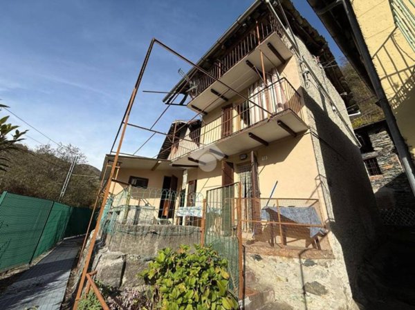 casa indipendente in vendita a Traves