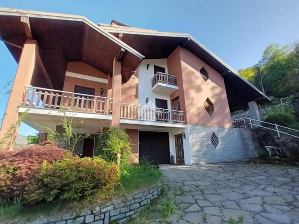 casa indipendente in vendita a Traves