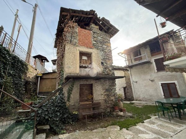 casa indipendente in vendita a Traves