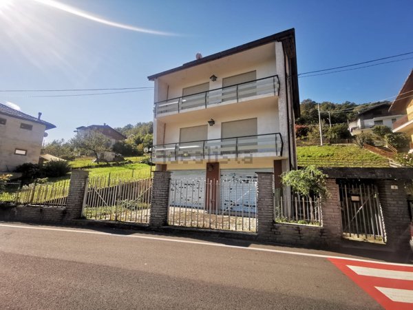 casa indipendente in vendita a Traves