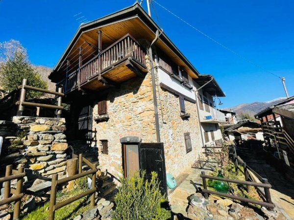 casa semindipendente in vendita a Traves