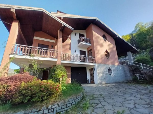 casa indipendente in vendita a Traves