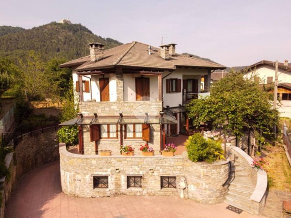 casa indipendente in vendita a Traves