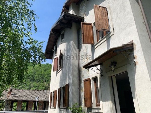 casa indipendente in vendita a Traves