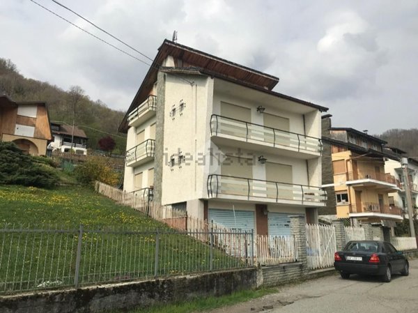 casa indipendente in vendita a Traves