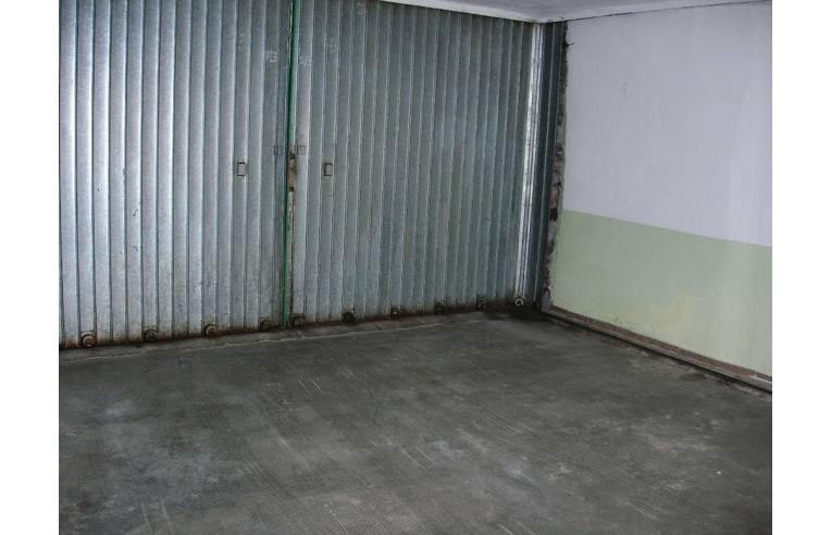 locale di sgombero in vendita a Traves