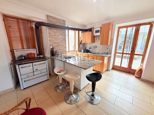 casa indipendente in vendita a Traves