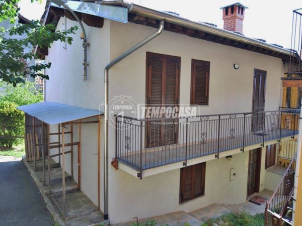 casa indipendente in vendita a Traves