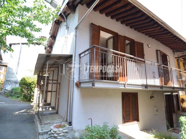 casa indipendente in vendita a Traves