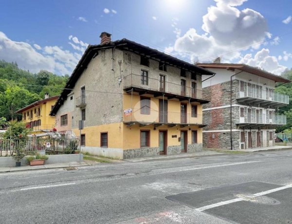 casa indipendente in vendita a Traves