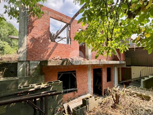 casa indipendente in vendita a Traves
