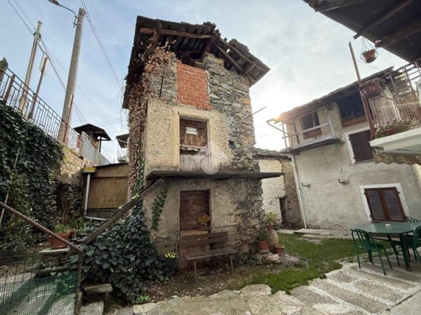 casa indipendente in vendita a Traves
