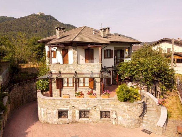 casa indipendente in vendita a Traves