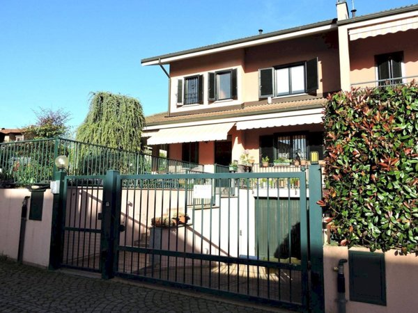 casa indipendente in vendita a Trofarello