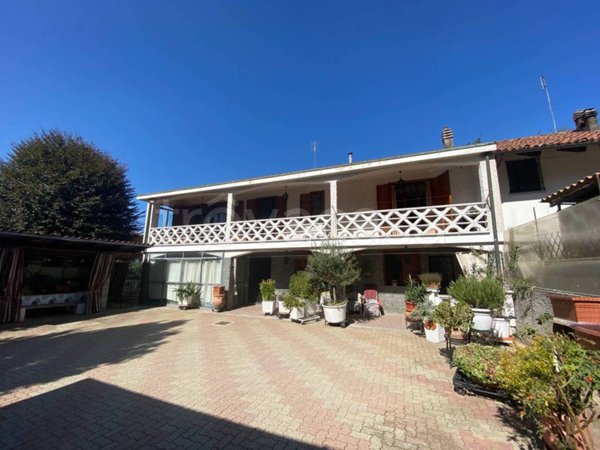 casa indipendente in vendita a Trofarello in zona Valle Sauglio