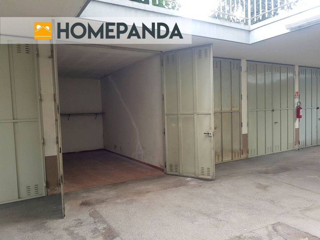 locale di sgombero in vendita a Trofarello